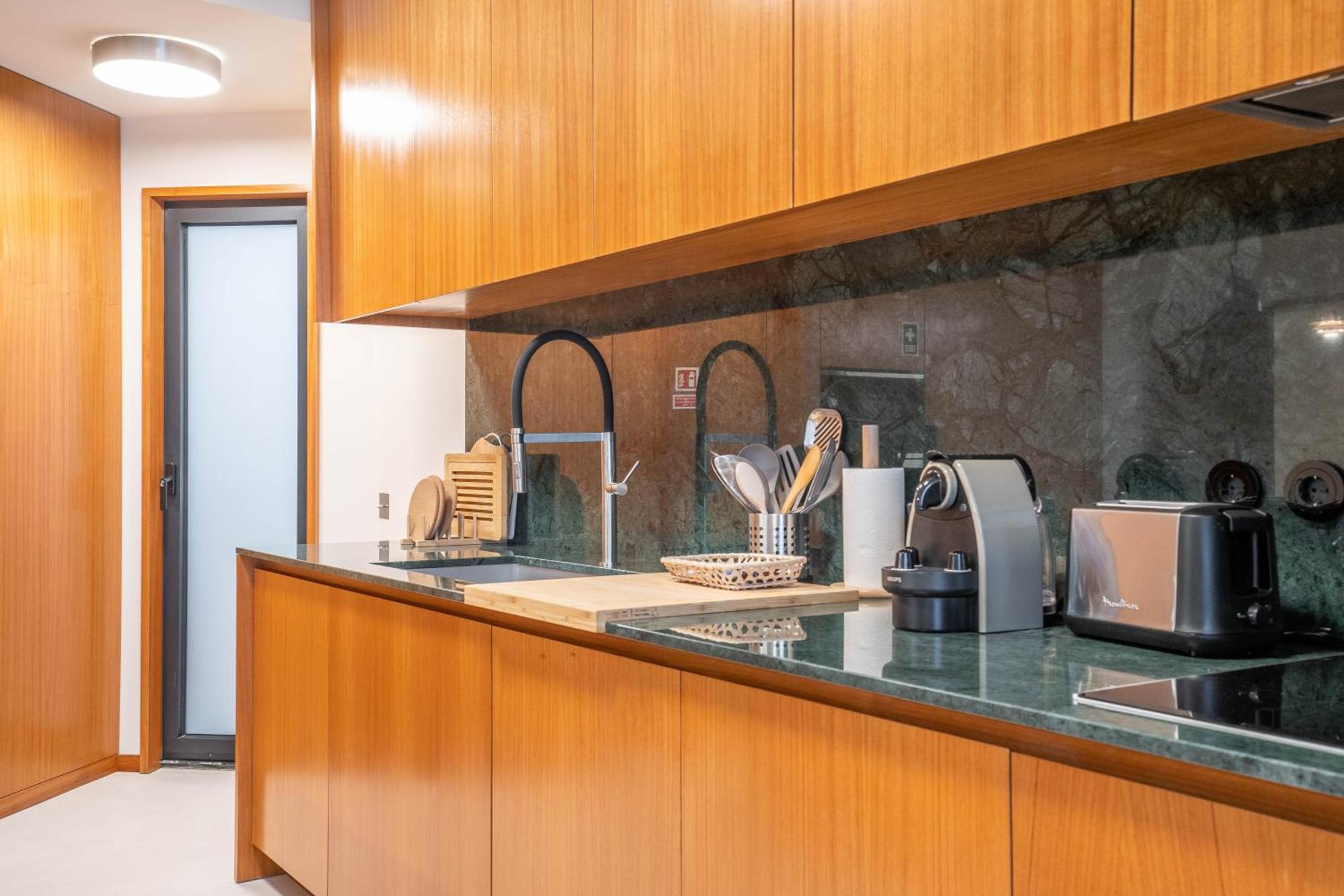 Appartamento Sublime Downtown Retreat By Elsa OOporto Esterno foto