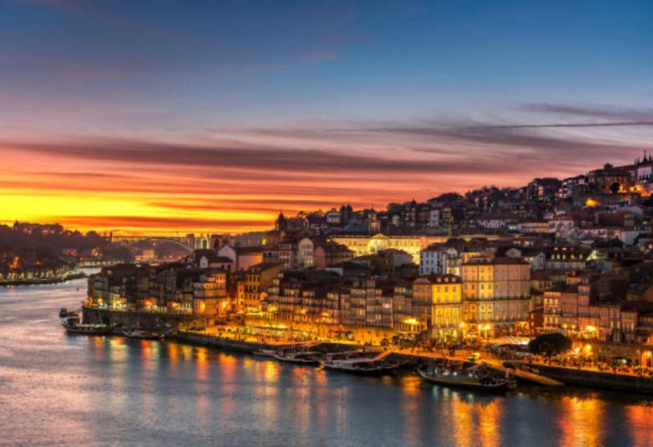 Appartamento Sublime Downtown Retreat By Elsa OOporto Esterno foto